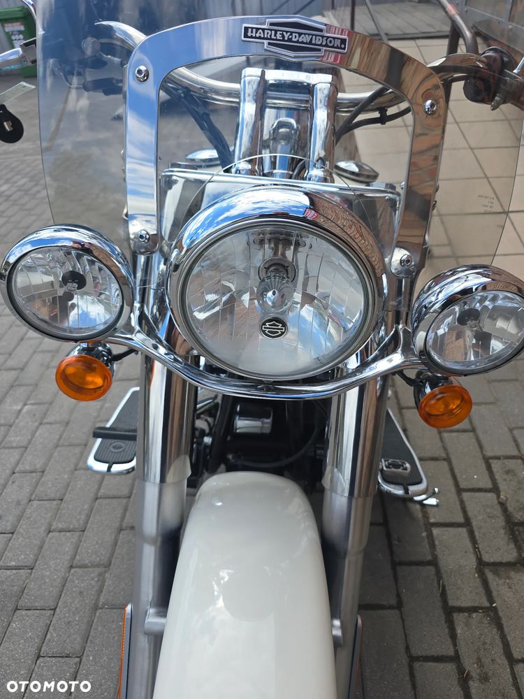 Harley-Davidson Softail Deluxe - 13