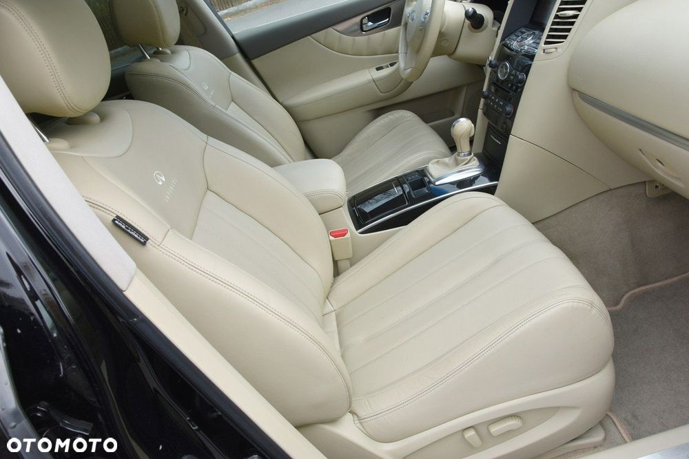 Infiniti FX - 21