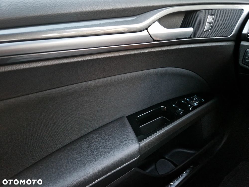 Ford Mondeo 2.0 EcoBlue Titanium - 12
