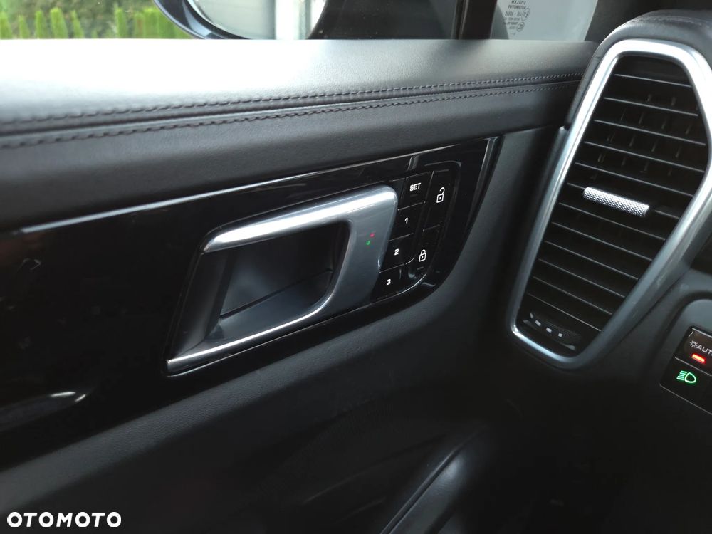 Porsche Cayenne S Tiptronic S - 28