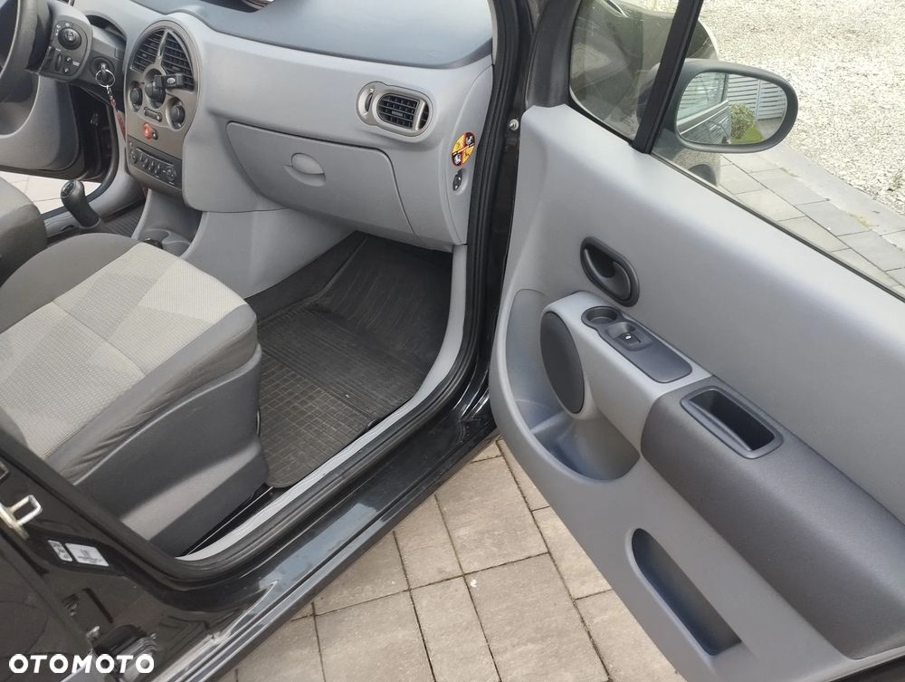 Renault Modus - 22