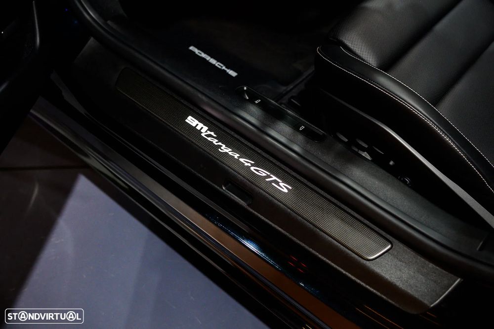 Porsche 911 (992) Targa 4 GTS PDK - 29