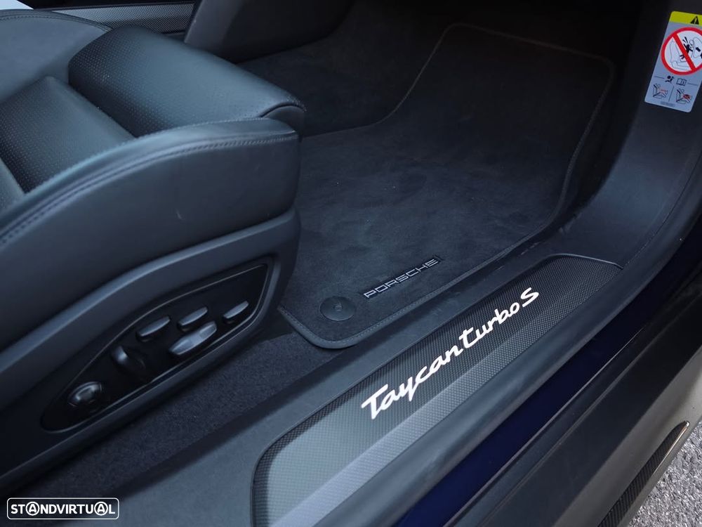 Porsche Taycan Turbo S - 9