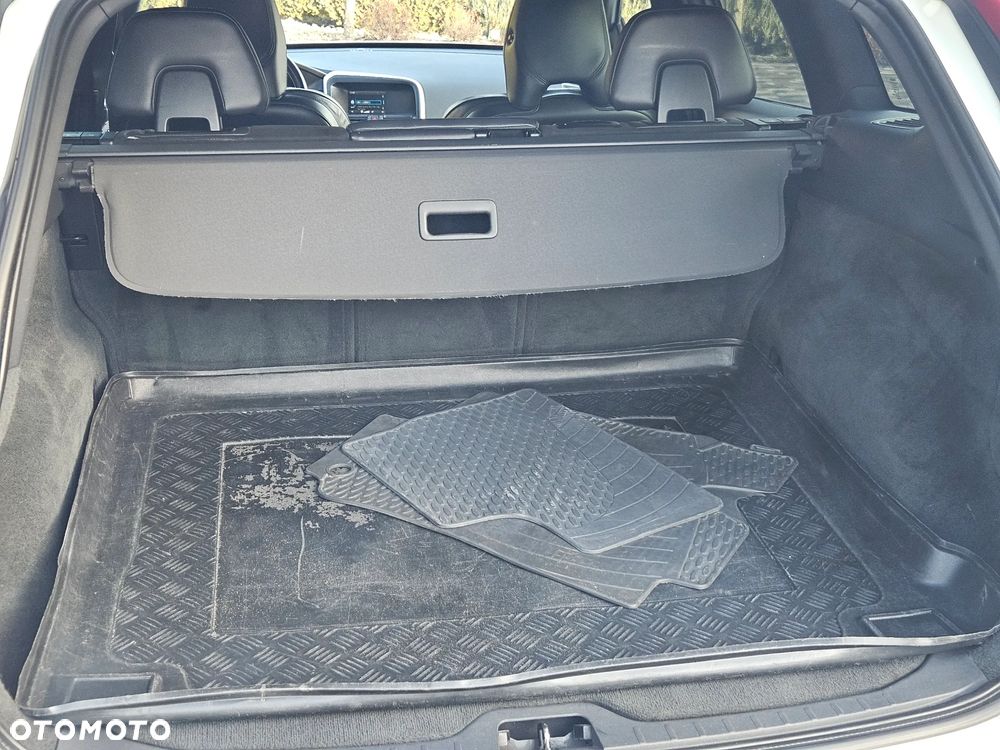 Volvo XC 60 D3 Geartronic RDesign - 32