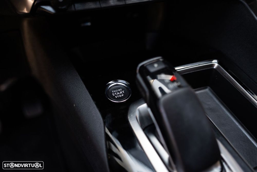 Peugeot 3008 1.6 Hybrid Allure e-EAT8 - 23