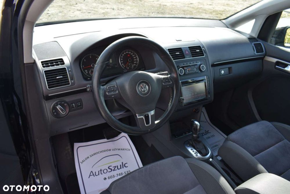 Volkswagen Touran - 16