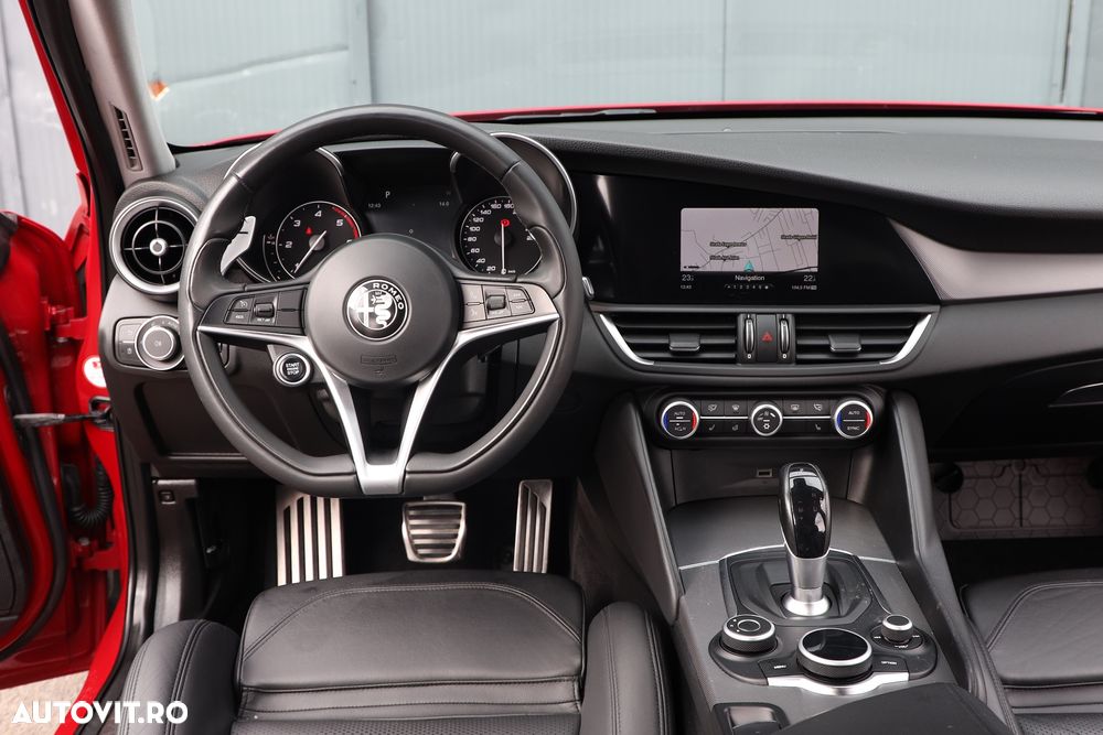 Alfa Romeo Giulia 2.2 AT8-Q4 Veloce - 5