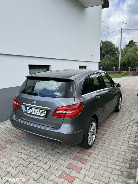 Mercedes-Benz Klasa B 180 7G-DCT Style - 4