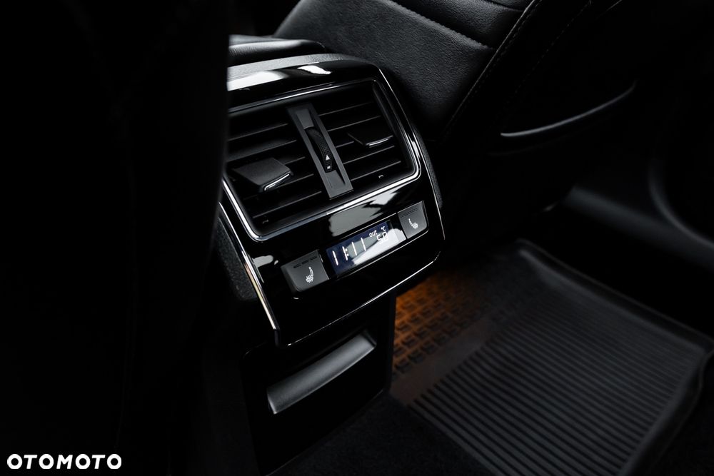 Skoda Superb 2.0 TDI DSG Ambition - 22