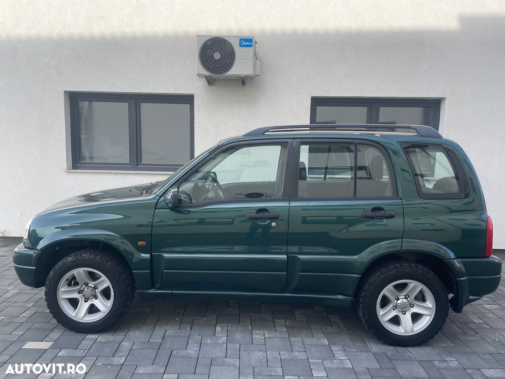 Suzuki Grand Vitara 2.0i - 9