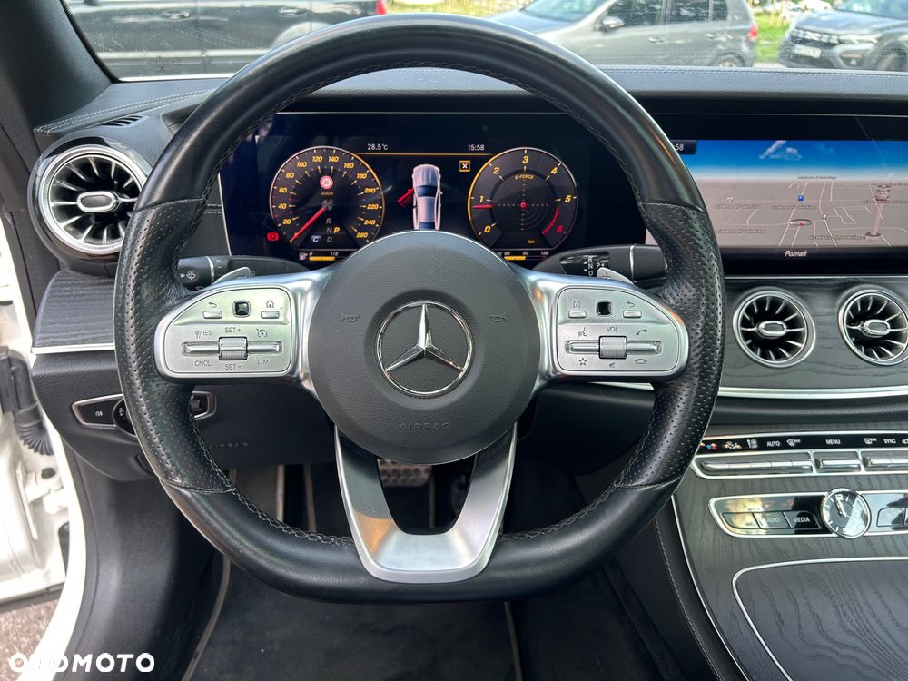 Mercedes-Benz Klasa E 220 d Coupe 4-Matic 9G-TRONIC - 26