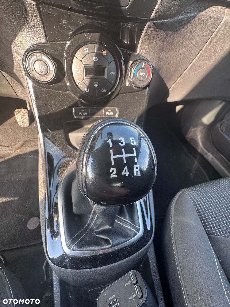 Ford Fiesta 1.0 EcoBoost Titanium - 11