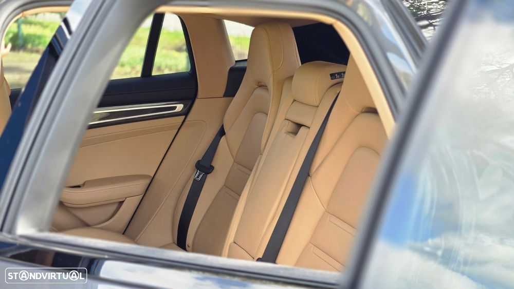 Porsche Panamera Sport Turismo 4 E-Hybrid Platinum Edition - 22