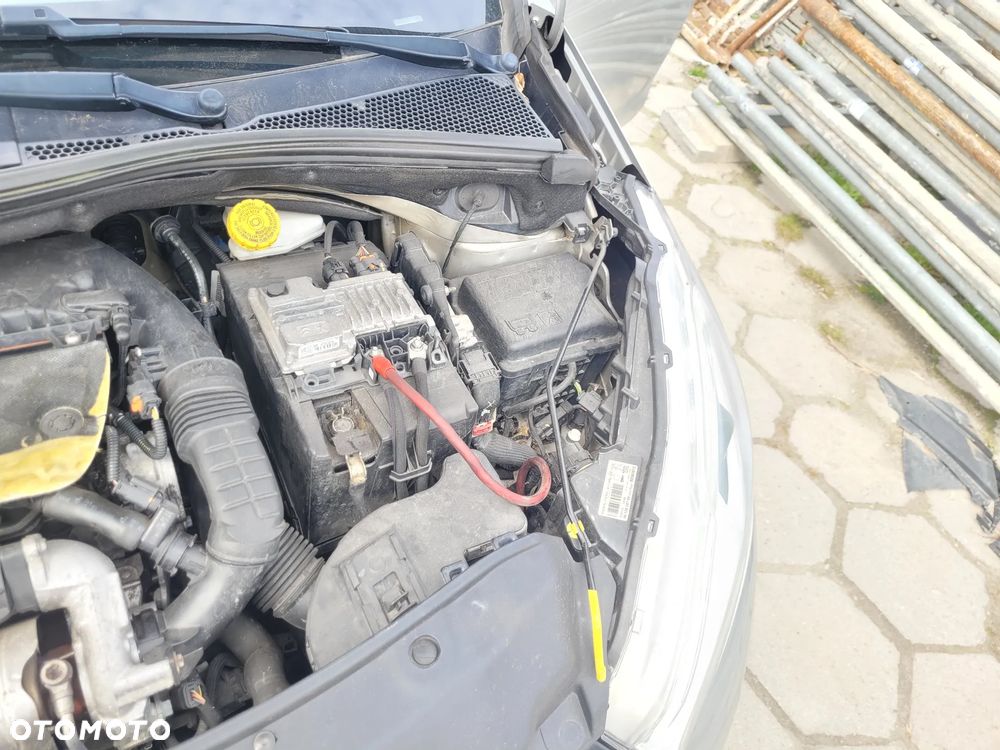 Peugeot 208 - 24