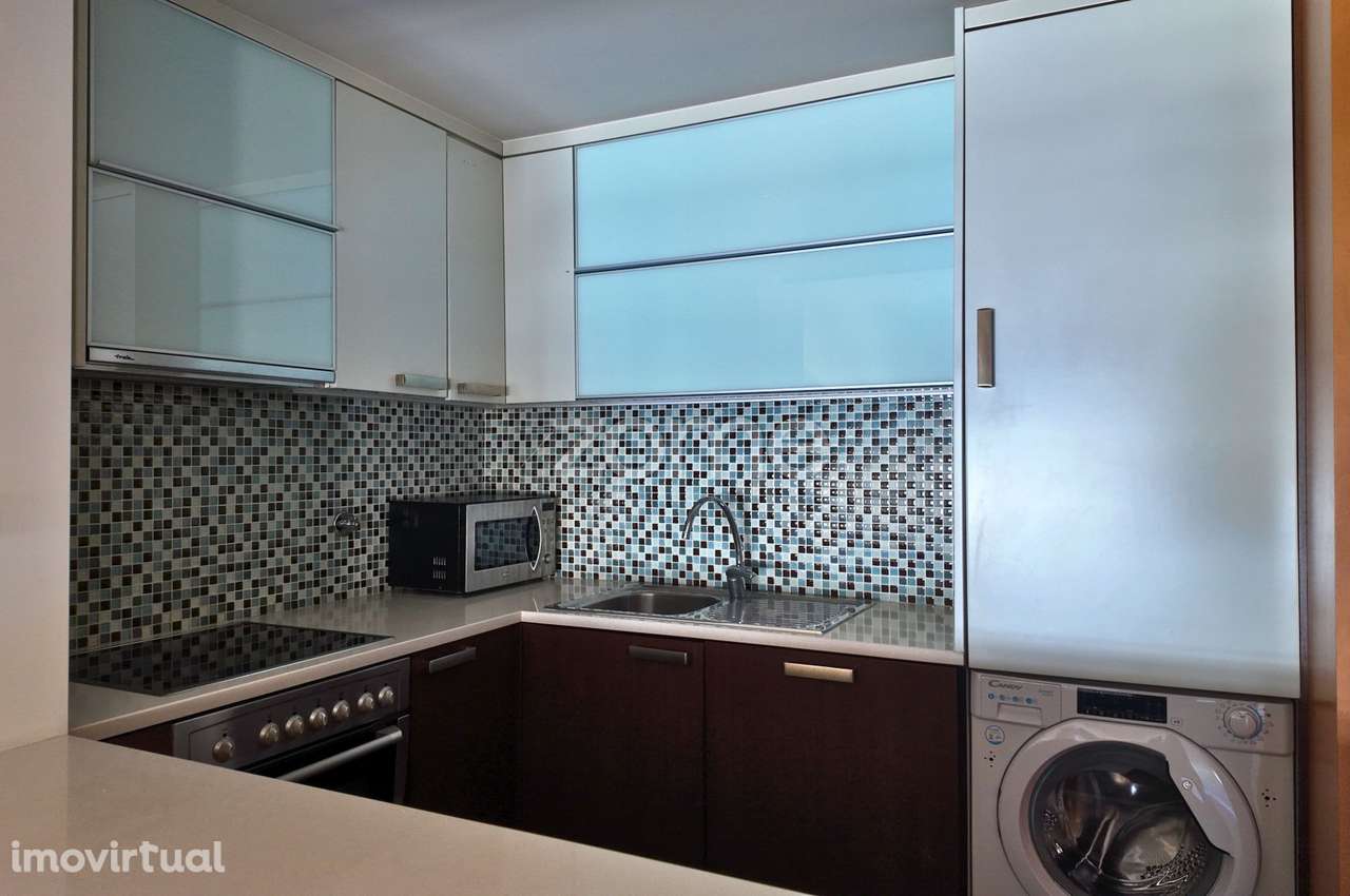 Apartamento T2 para Arrendamento, perto do Hospital de S. João - Grande imagem: 4/17