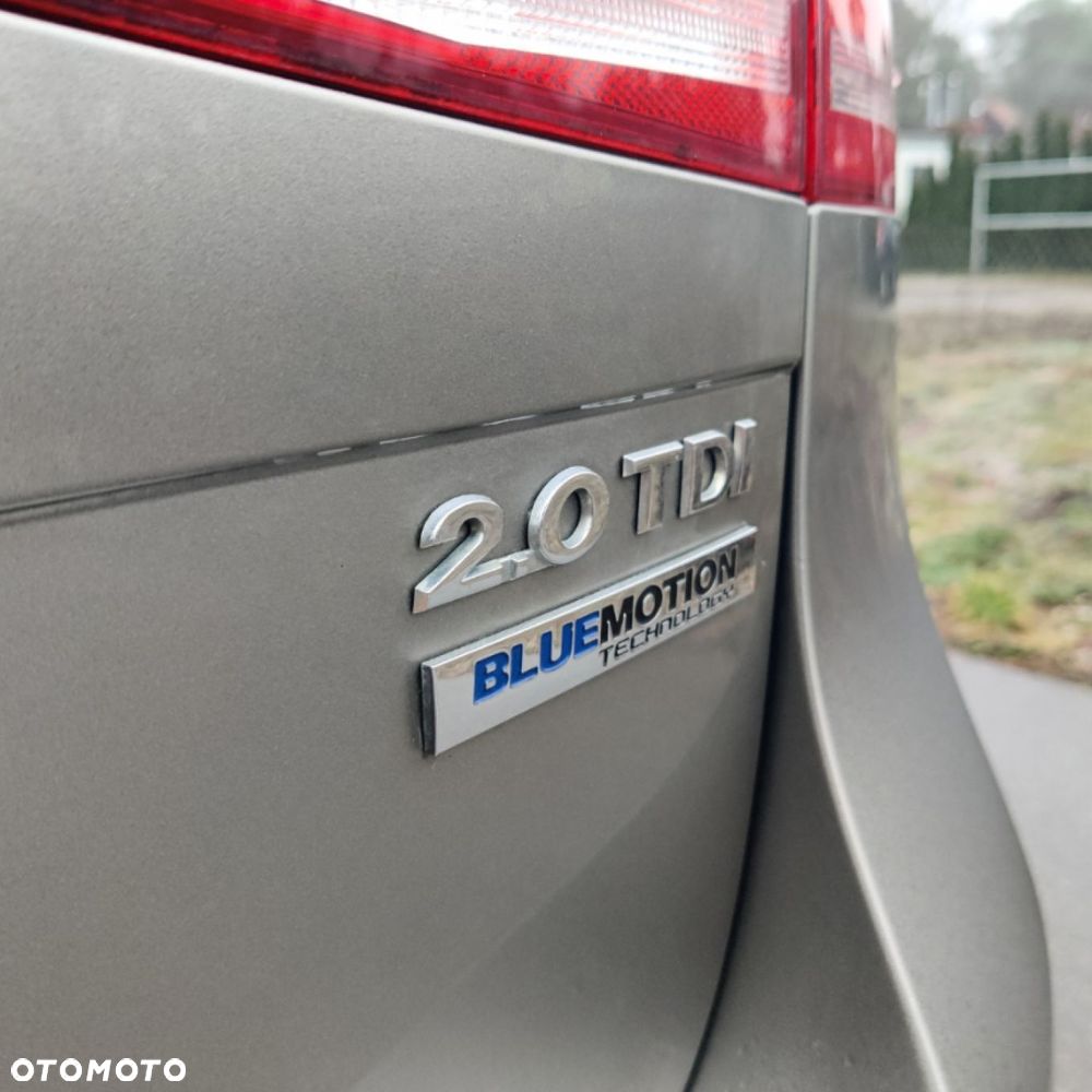 Volkswagen Passat - 9