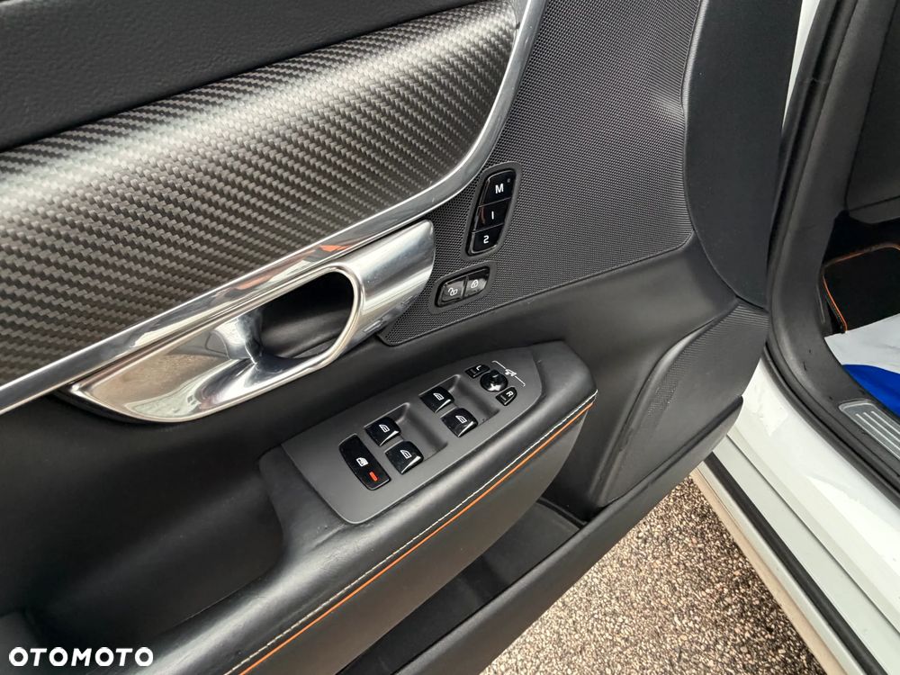 Volvo V90 Cross Country D4 AWD Ocean Race - 28