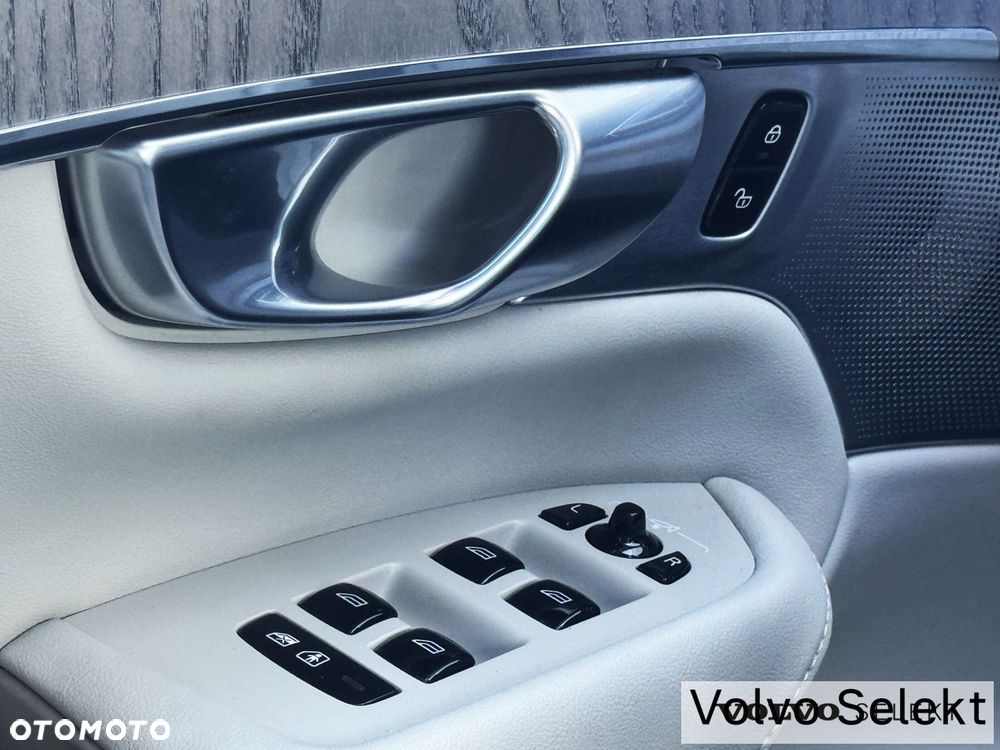 Volvo XC 90 - 39