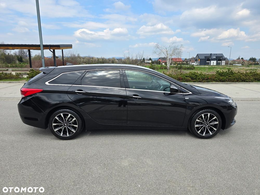 Hyundai i40 Kombi 1.7 CRDi DCT Premium - 23