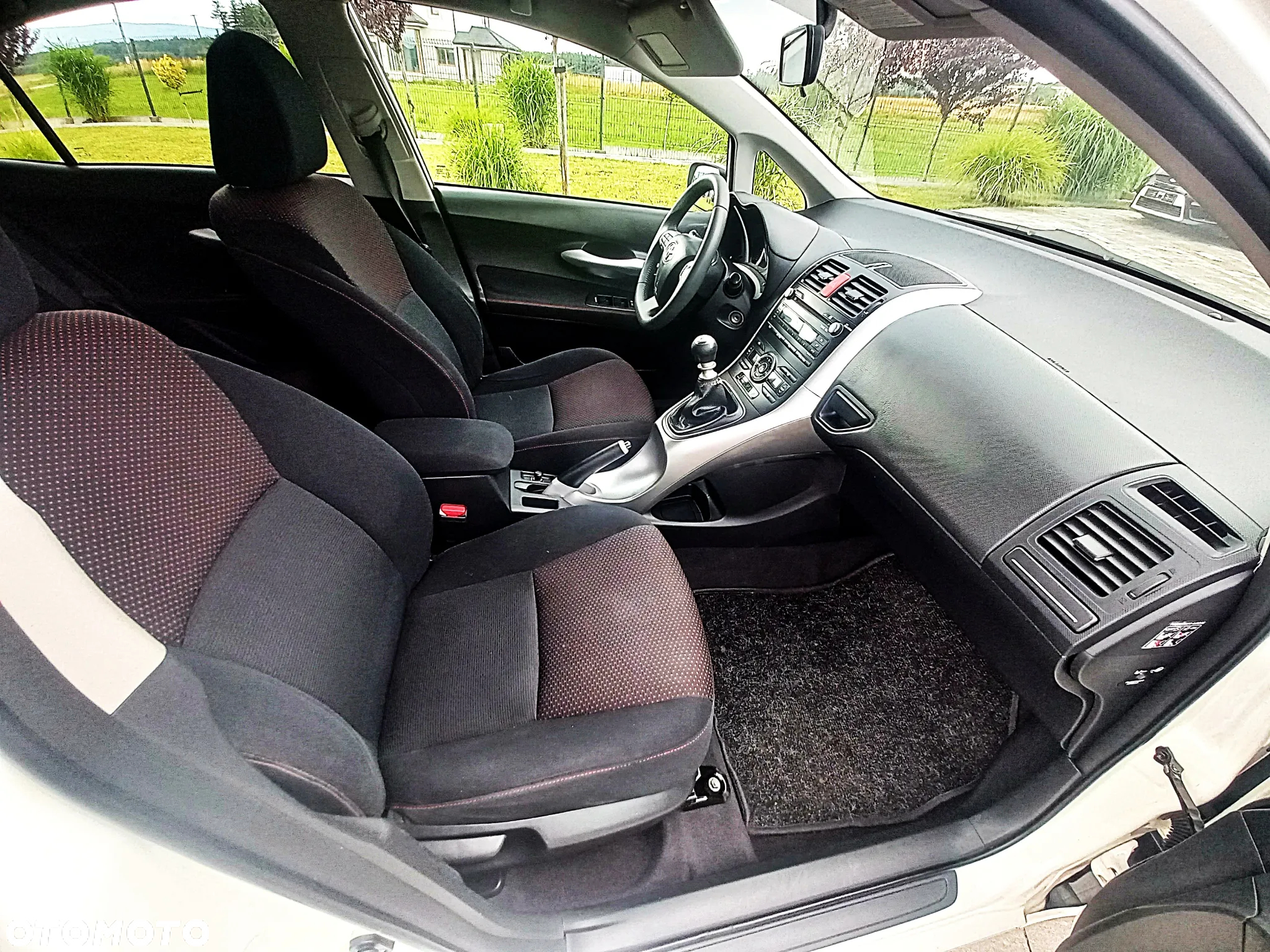 Toyota Auris 1.6 Sol - 13