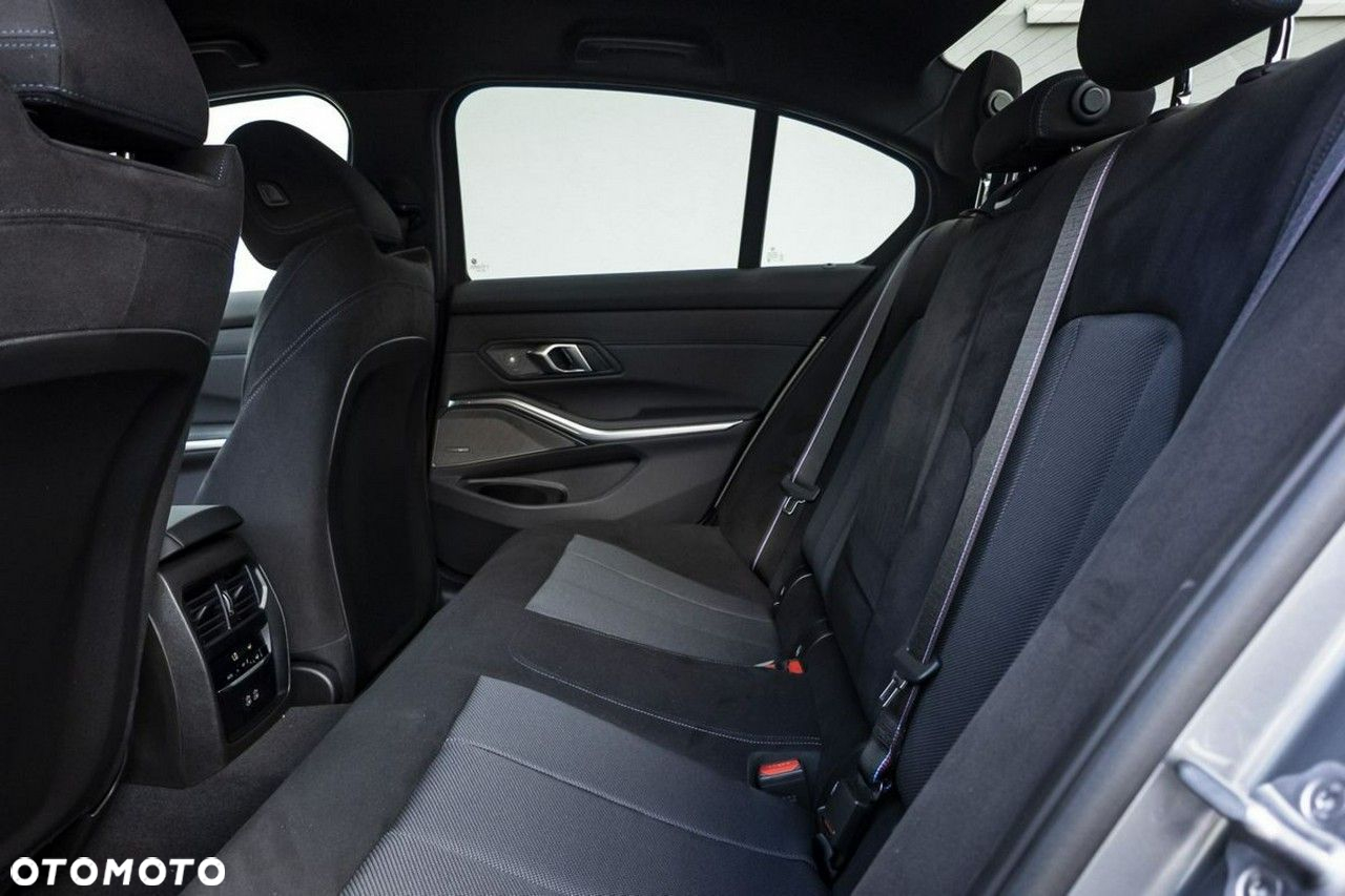 BMW Seria 3 - 18