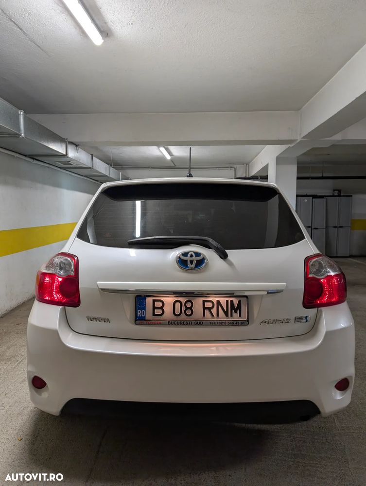 Toyota Auris 1.8 L VVT-i HSD Sol - 5