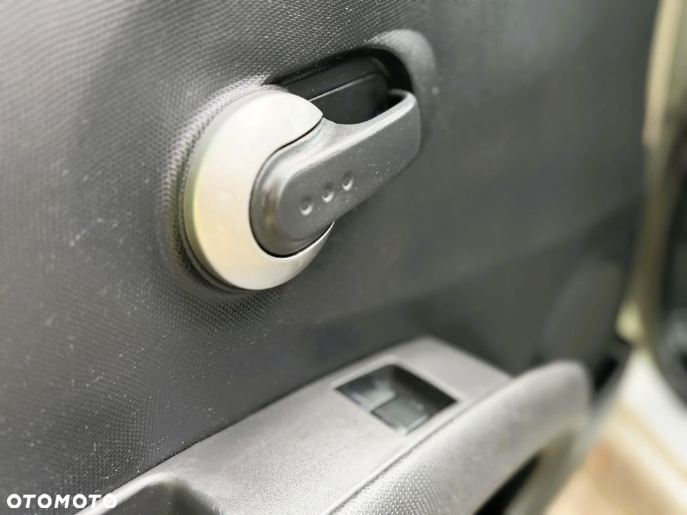 Nissan Micra - 15