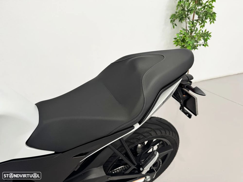Aprilia Tuono 125 - 18
