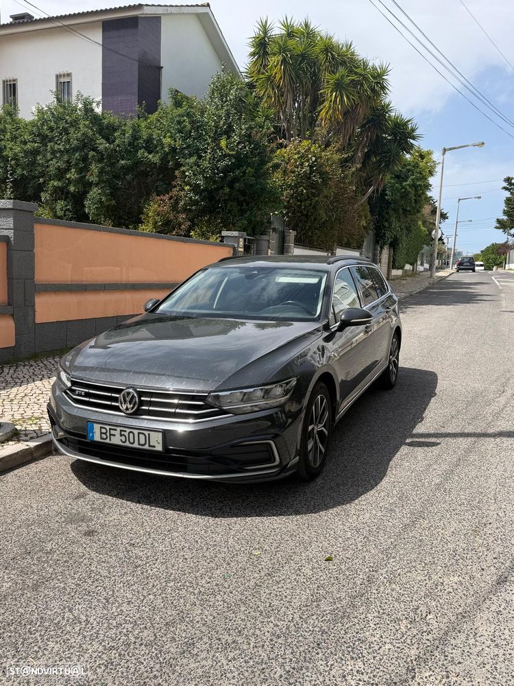 VW Passat Variant - 1