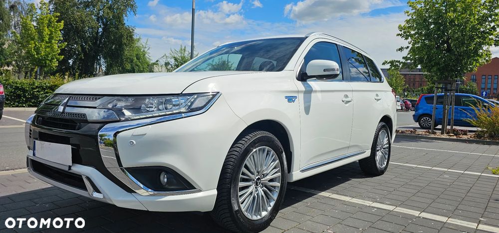 Mitsubishi Outlander Intense + - 1