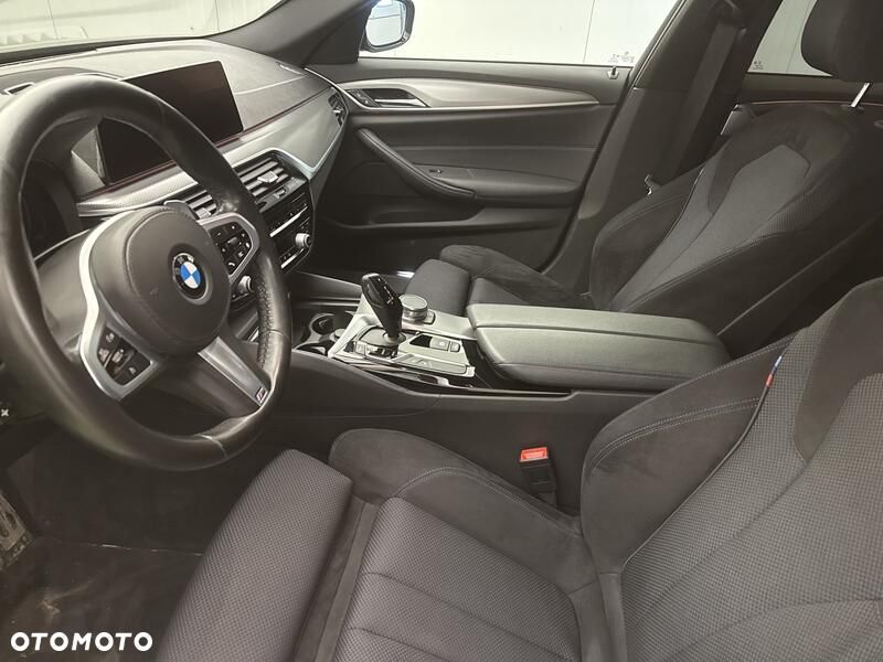 BMW Seria 5 520d xDrive MHEV M Sport sport - 11