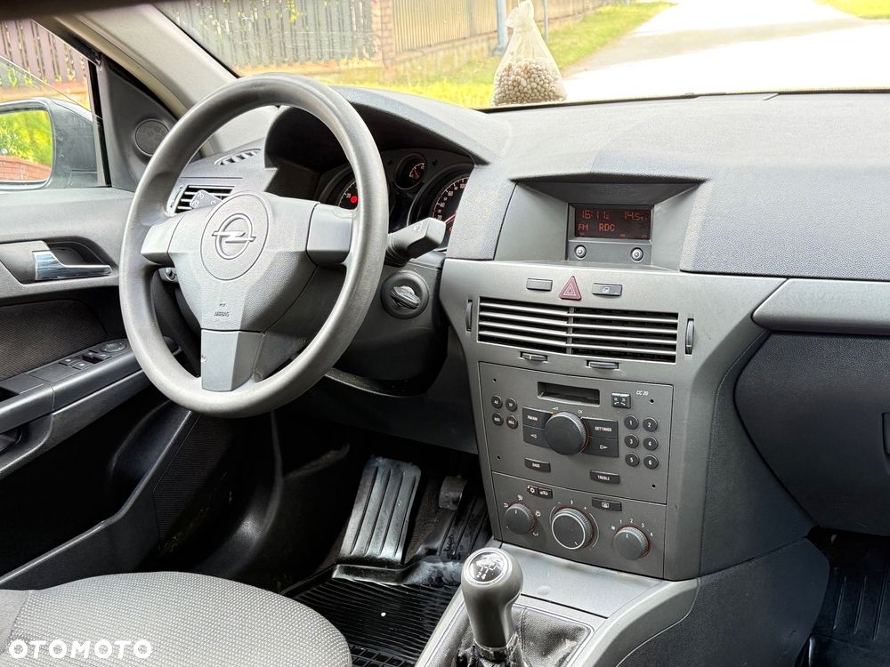 Opel Astra 1.6 Caravan - 17