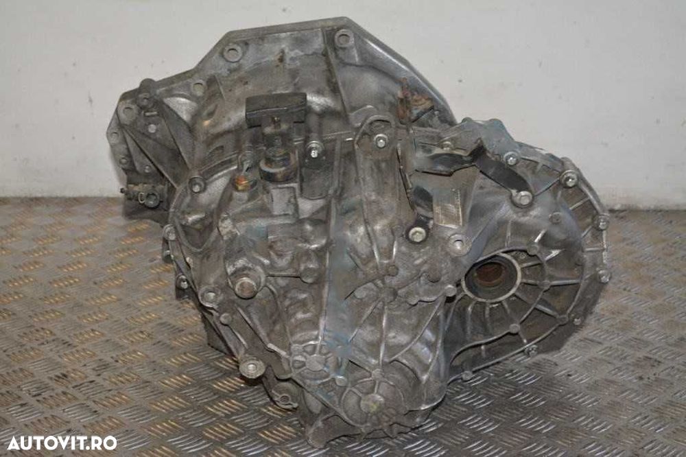 Cutie de viteze Renault Trafic PF6 2.0 ; PF6 2.3 ; PF6 2.5 - 6 Trepte - 4