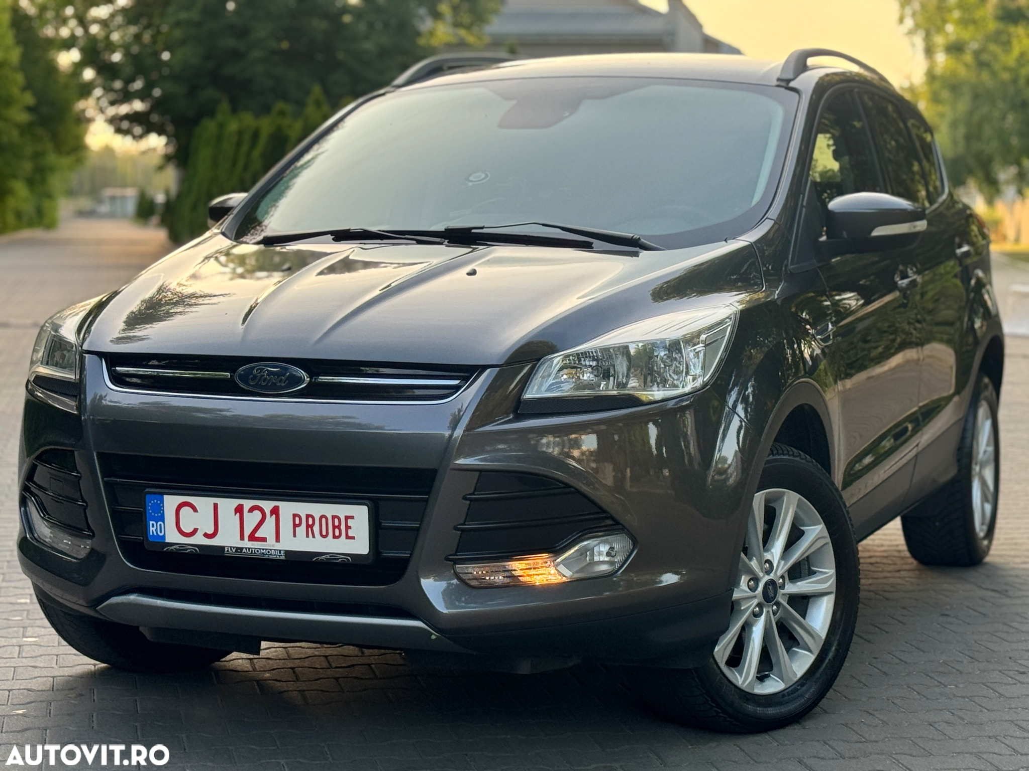 Ford Kuga 2.0 TDCi 4WD Powershift Titanium - 5