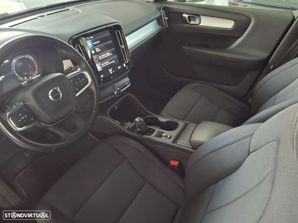 Volvo XC 40 1.5 T3 Momentum Geartronic - 16