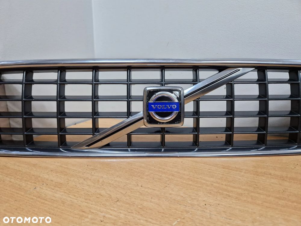 GRILL ATRAPA PLASTER MIODU VOLVO V50 S40 04-07 - 3