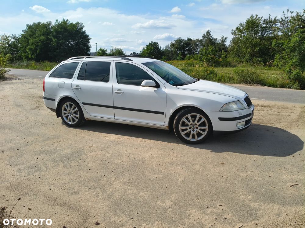 Skoda Octavia 2.0 TDI Elegance DSG - 1