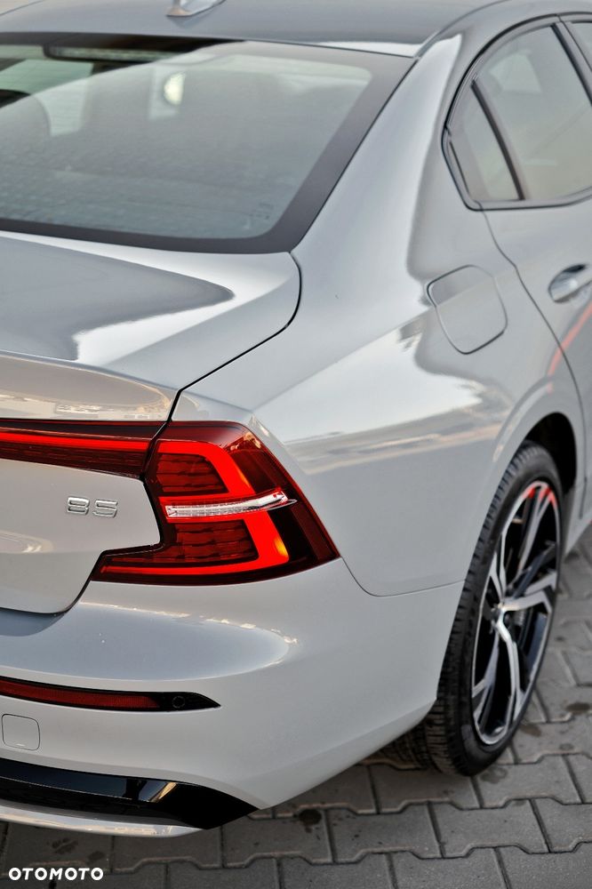 Volvo S60 B5 B Ultimate Dark - 18
