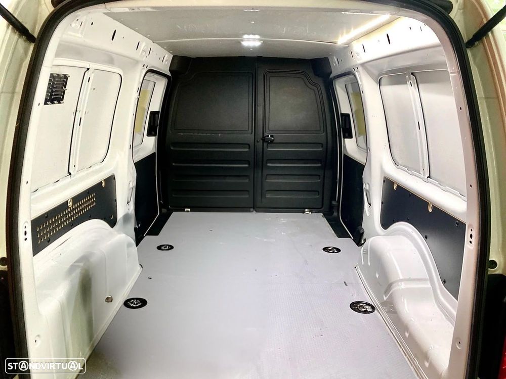 VW Caddy 2.0 TDi BM Comfortline DSG - 27