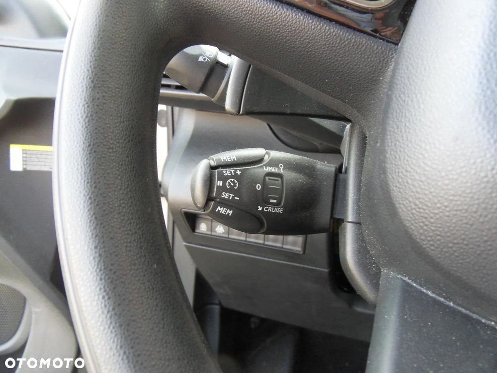 Citroën Berlingo M PureTech 130 EAT8 SHINE - 20