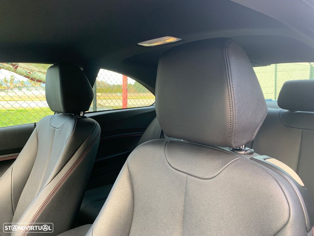 BMW 220 d Coupe Pack M - 11