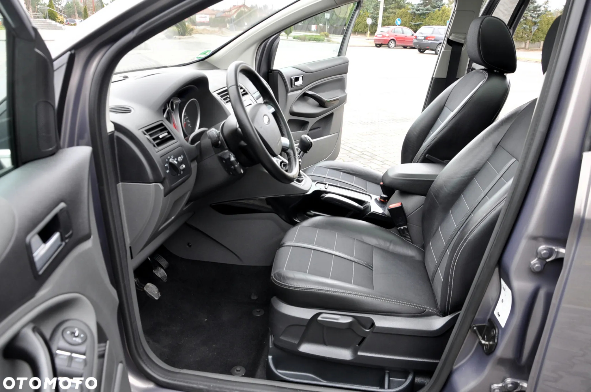 Ford Kuga 2.0 TDCi 4x4 Titanium - 23