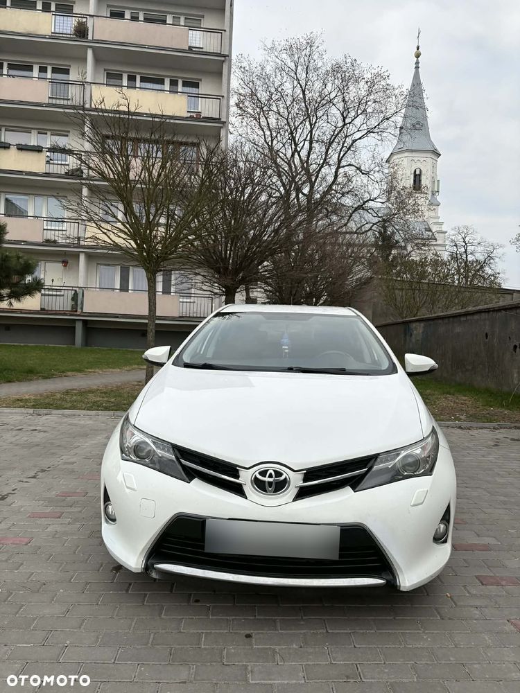 Toyota Auris 2.0 D-4D Dynamic - 1