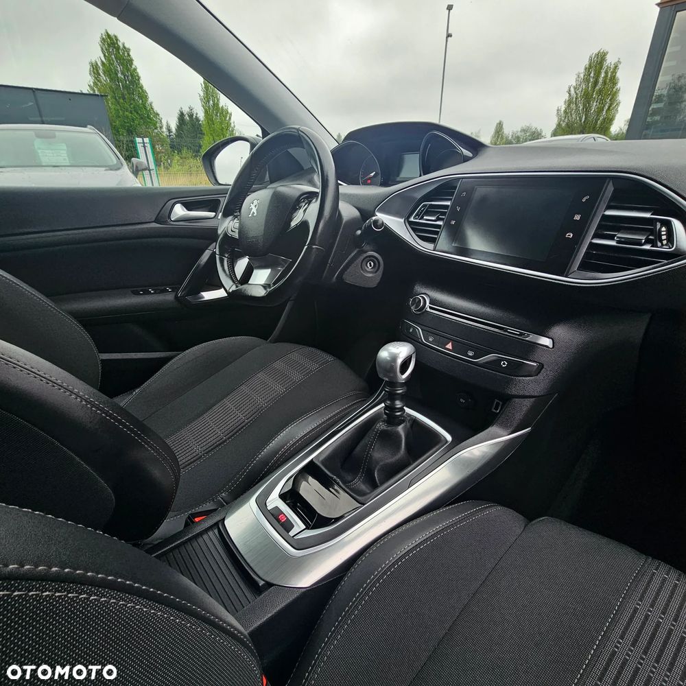 Peugeot 308 - 25