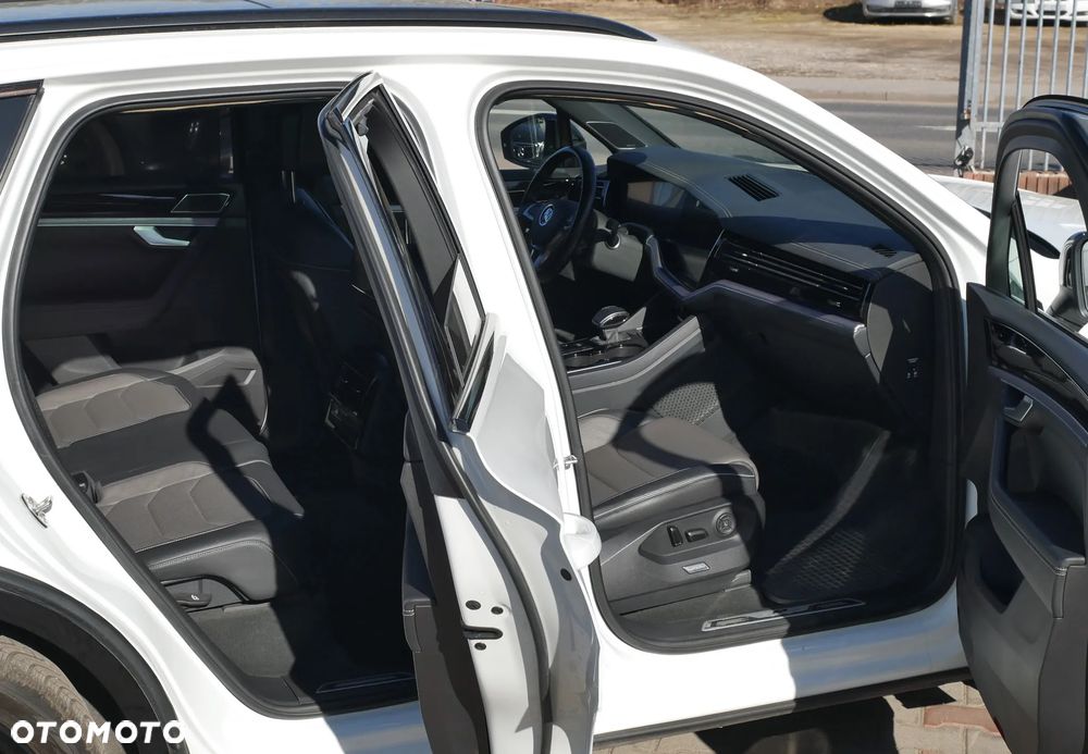 Volkswagen Touareg 3.0 V6 TDI SCR 4Mot R-Line - 29