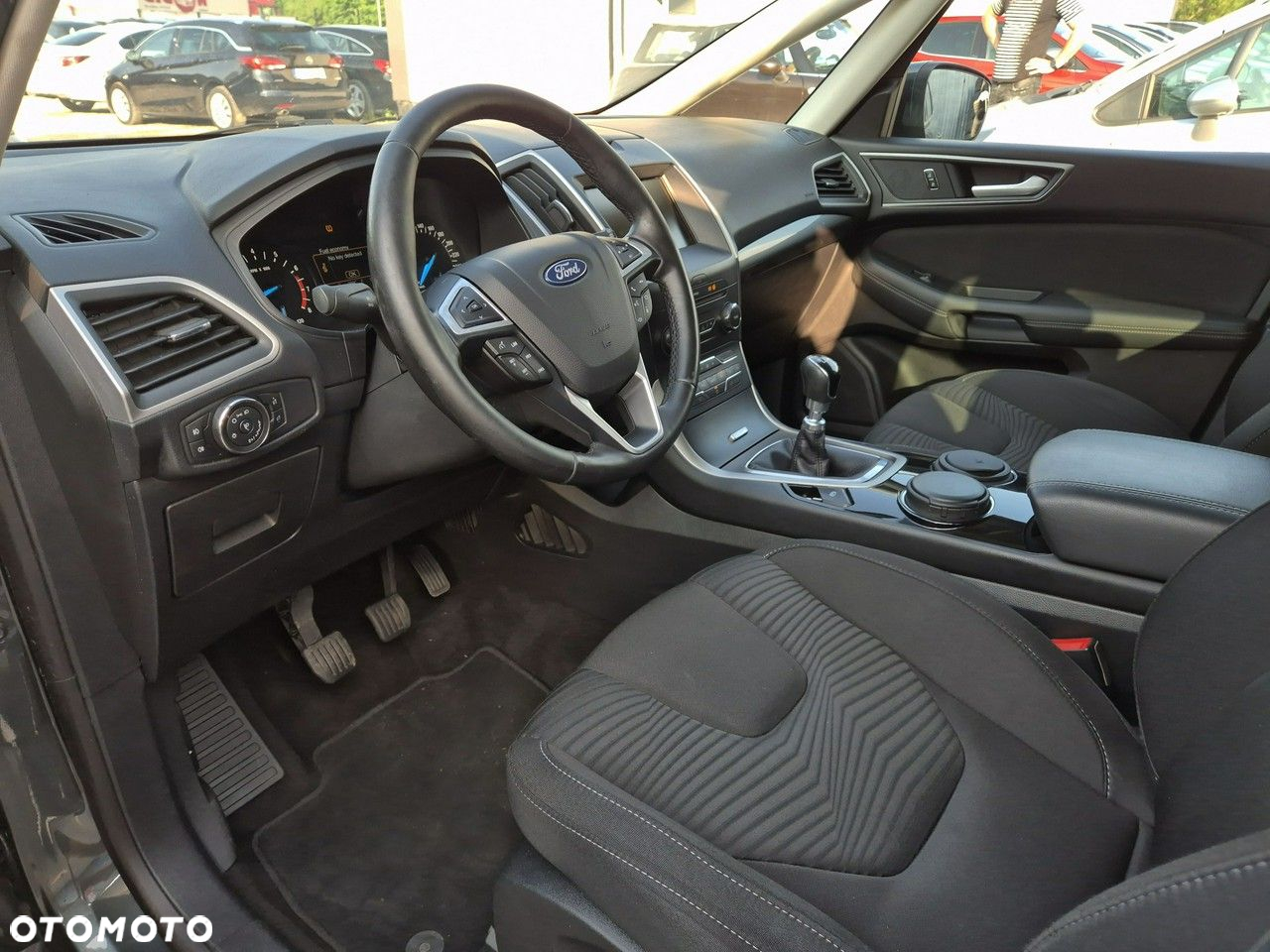 Ford S-Max - 12