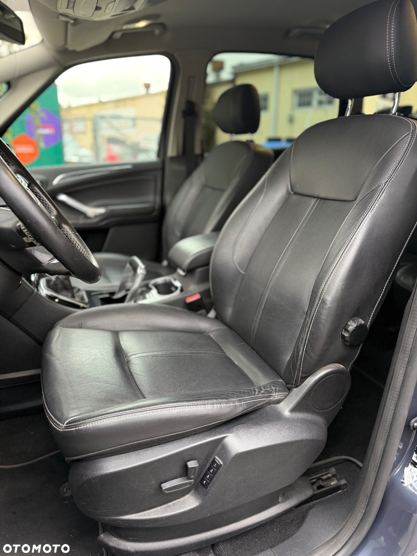 Ford S-Max - 12