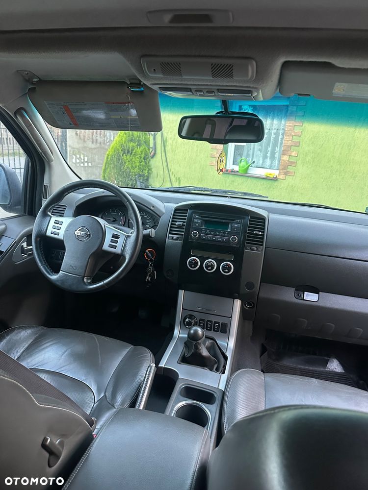 Nissan Navara 2.5 D LE Long - 17