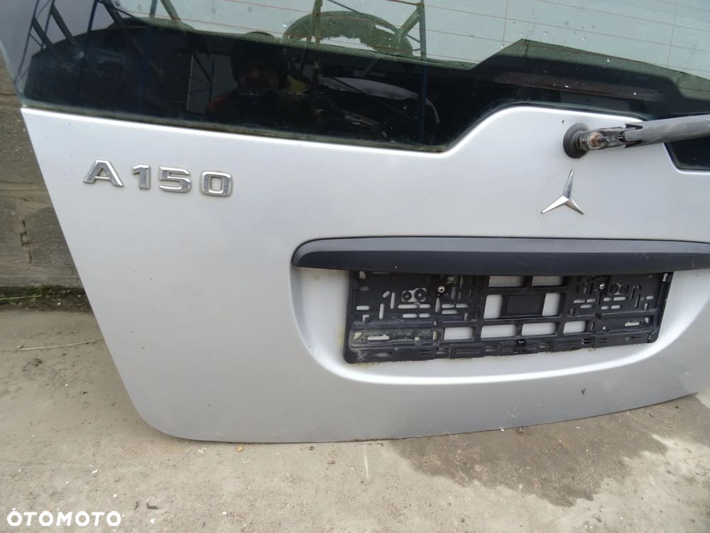 Klapa Bagażnika Mercedes a150 w169 - 5