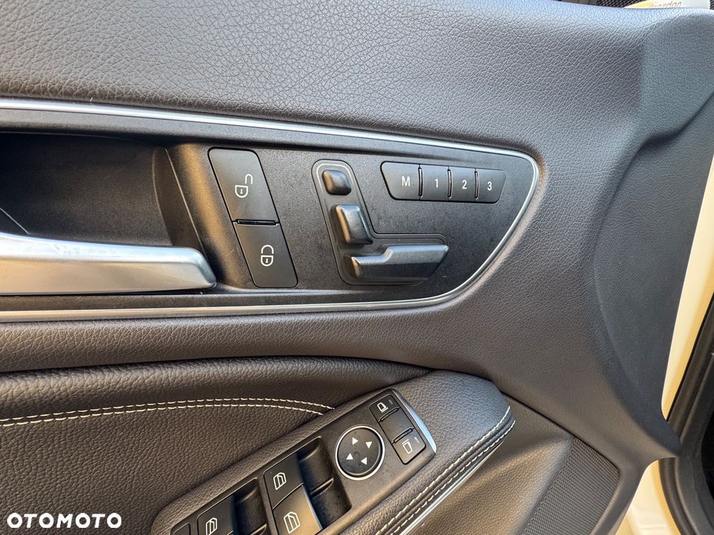 Mercedes-Benz CLA 250 7G-DCT - 14
